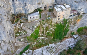 Sainte-Baume : Grotte Ste Marie Madeleine-Pas de la Cabre-Pas de l'Aï ; Michel Rondet