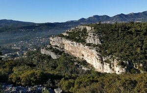 Grotte du Tonneau depuis Belcodène