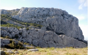 Sainte-Baume : Grande Baume-Col de Bertagne-Pas de Cugens-Trou du Vent-Col de Fauge-Pic de Bertagne-col du Cros    Michel Rondet